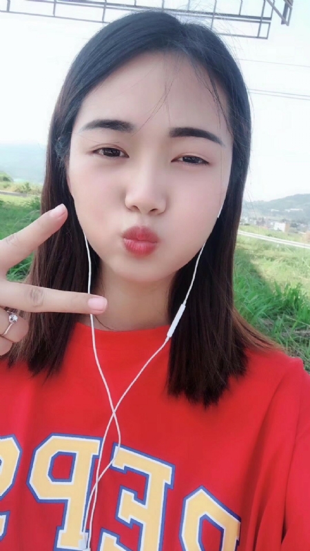 深拥必定温暖的第一张照片--南通相亲服务中心