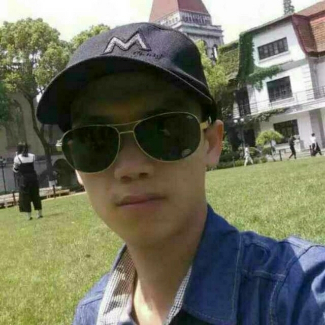 龙小华的第一张照片--南通相亲服务中心