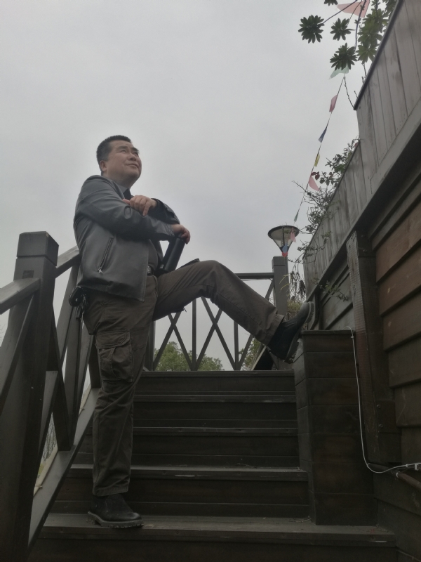 孤单背影的第一张照片--南通相亲服务中心