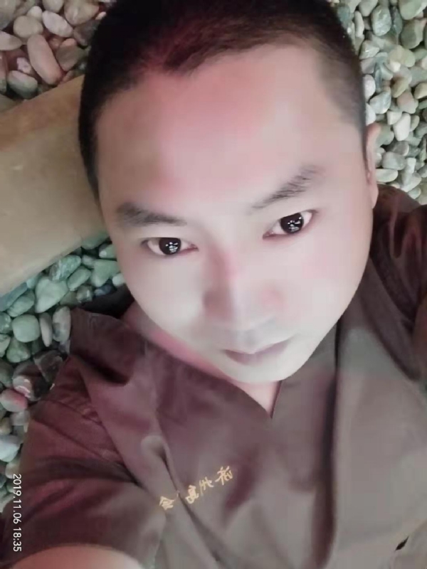 红枫叶的第一张照片--南通相亲服务中心