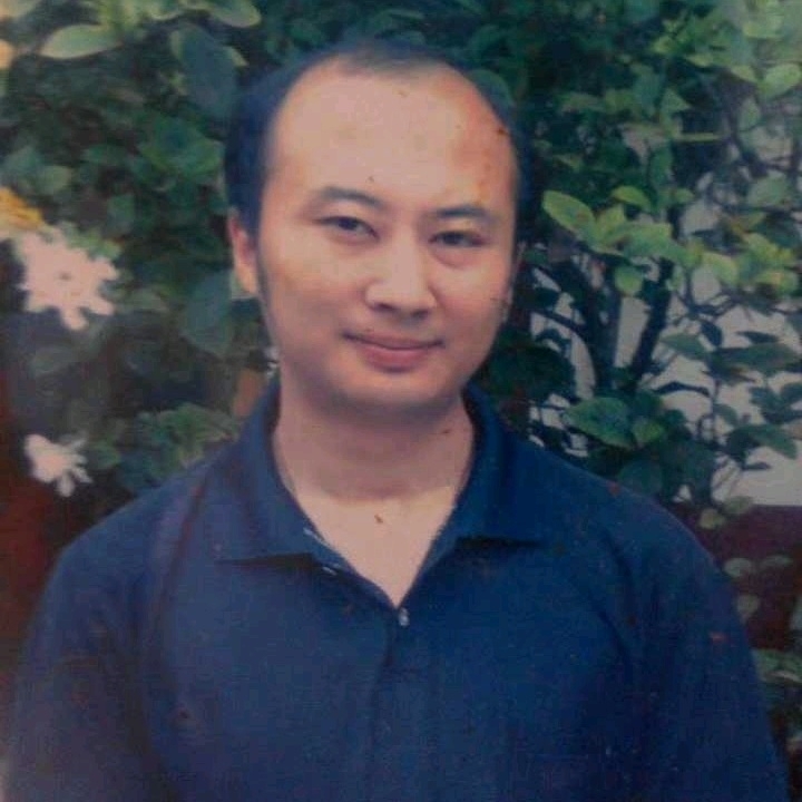 石峰里的生命的第一张照片--南通相亲服务中心