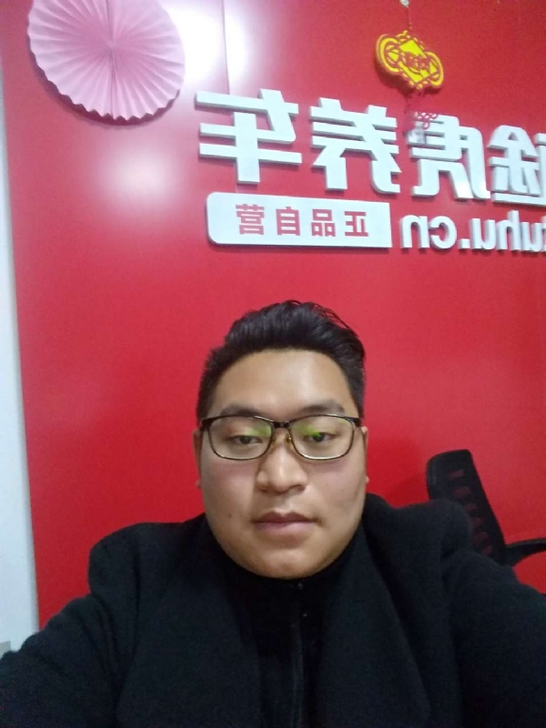 向上倾斜45度的第一张照片--南通相亲服务中心