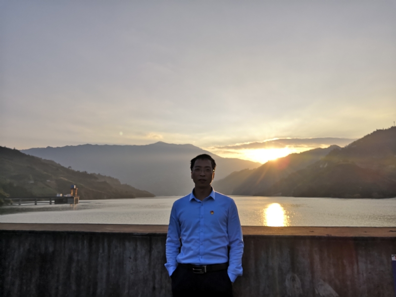 庸人自扰的第一张照片--南通相亲服务中心