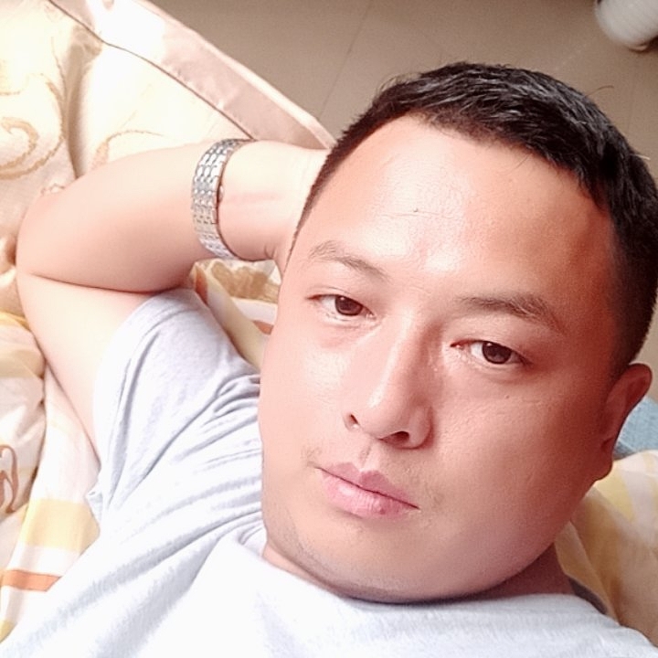 忘世情的第一张照片--南通相亲服务中心