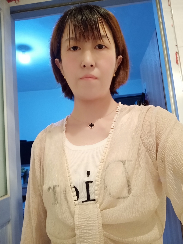 芬儿的第一张照片--南通相亲服务中心