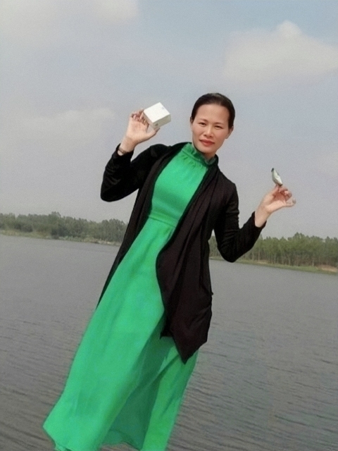 李梅的第三张照片--南通相亲服务中心