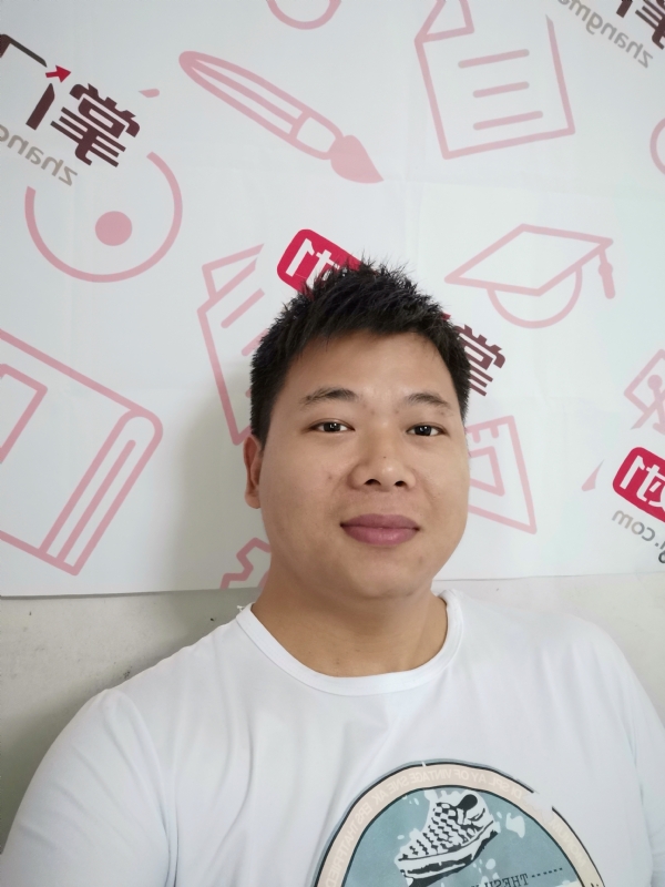 轻静地行走着的第一张照片--南通相亲服务中心