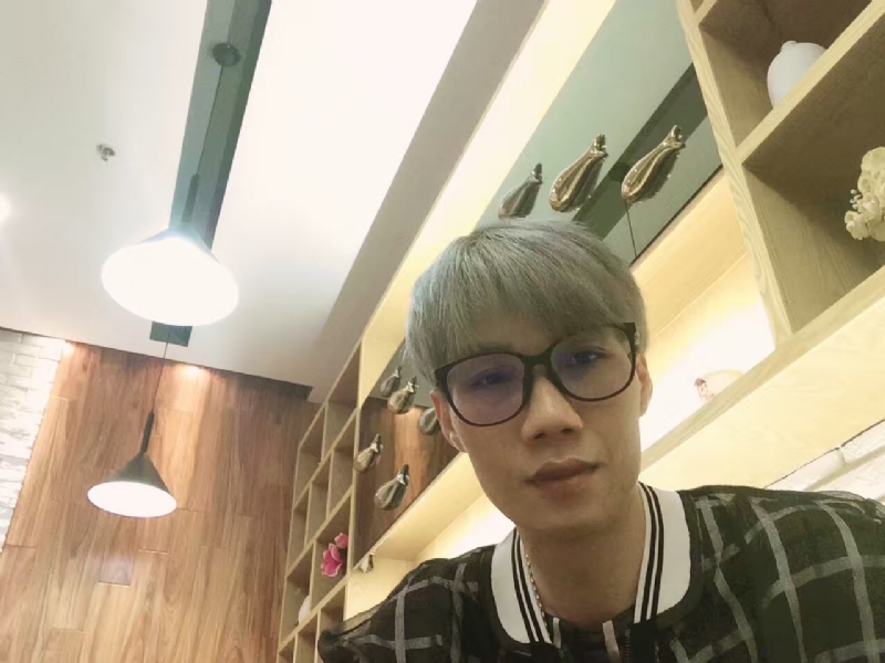 黄峰的第二张照片--南通相亲服务中心