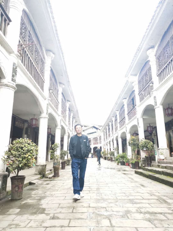 斌哥哥的第一张照片--南通相亲服务中心