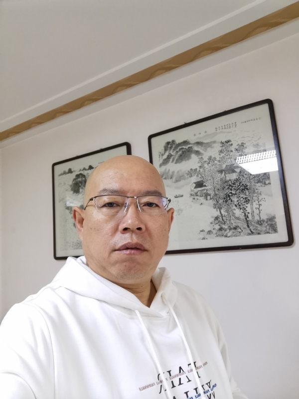 光头博士的第一张照片--南通相亲服务中心