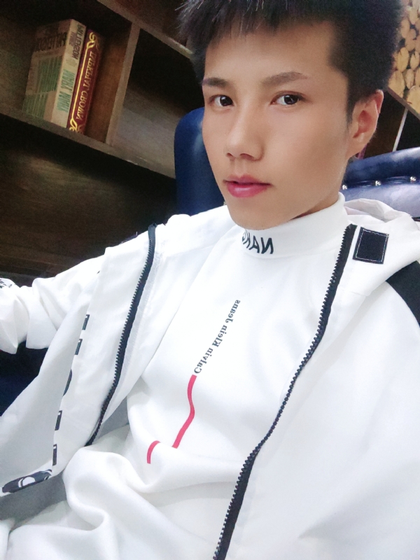 梁辞的第一张照片--南通相亲服务中心