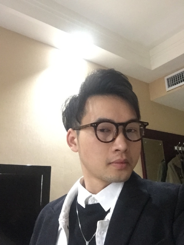 曾亮的第一张照片--南通相亲服务中心