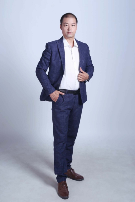 努力的青年的第一张照片--南通相亲服务中心