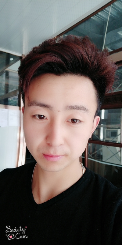 拼命微笑的第三张照片--南通相亲服务中心