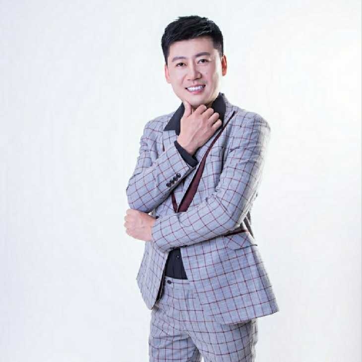 屋顶拾荒人的第一张照片--南通相亲服务中心