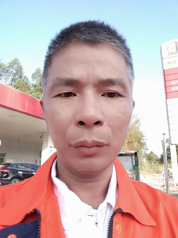 静候缘分的第一张照片--南通相亲服务中心