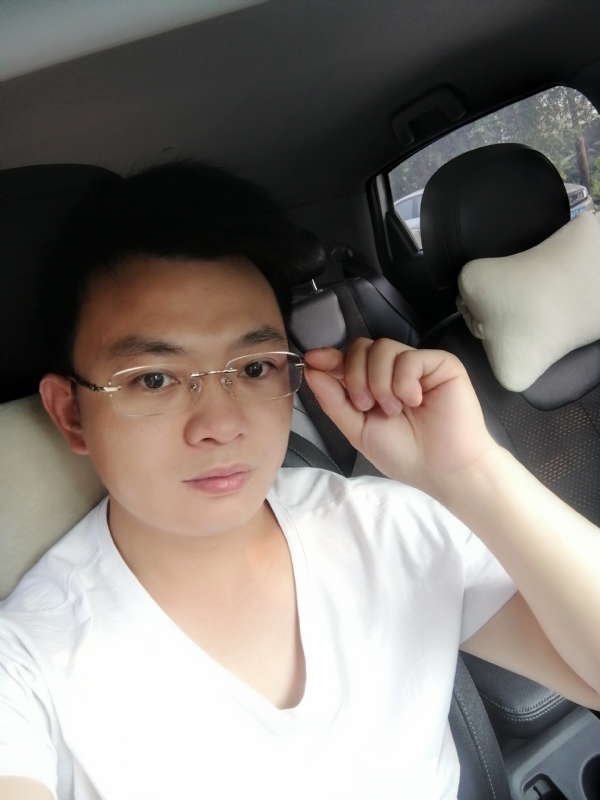 幸福的拥抱的第二张照片--南通相亲服务中心