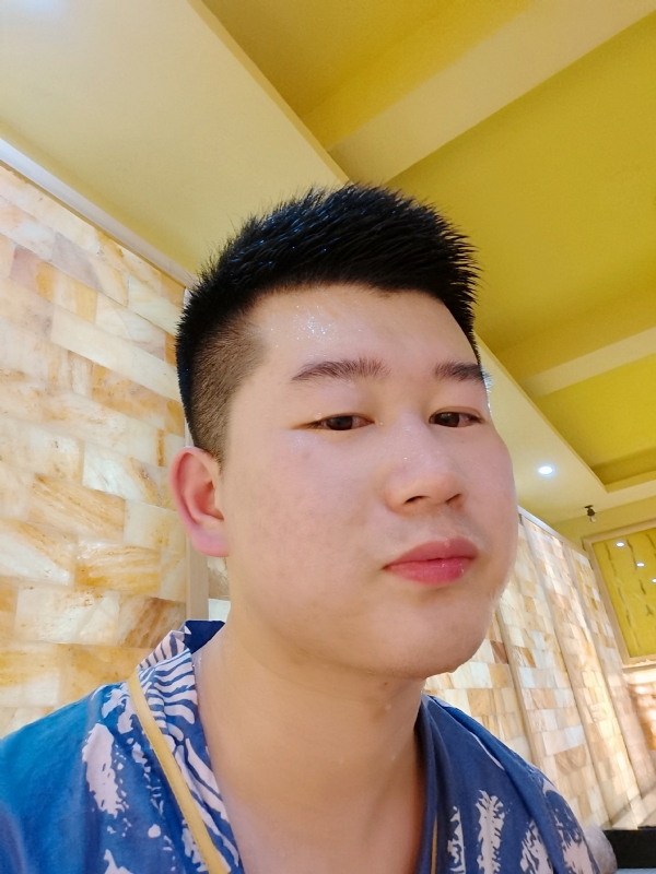 六月与阿十二的第一张照片--南通相亲服务中心