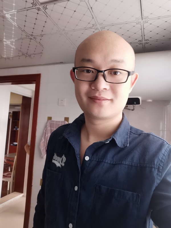 凝望远方的第一张照片--南通相亲服务中心