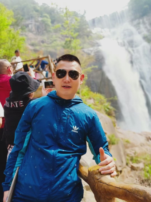 钟爱一生的第一张照片--南通相亲服务中心