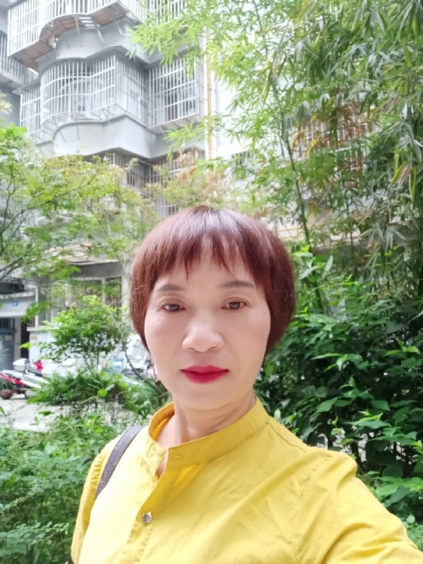 小瓶子的第二张照片--南通相亲服务中心