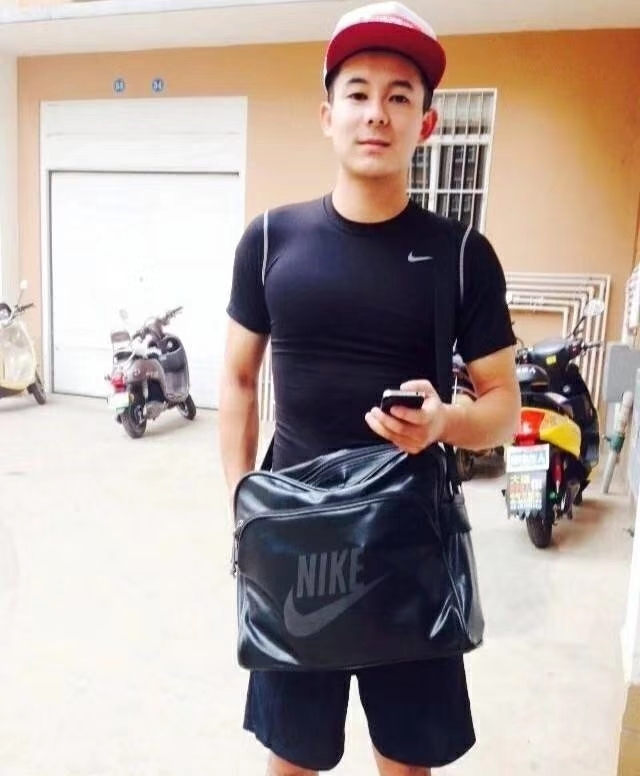 花花是只狗的第一张照片--南通相亲服务中心