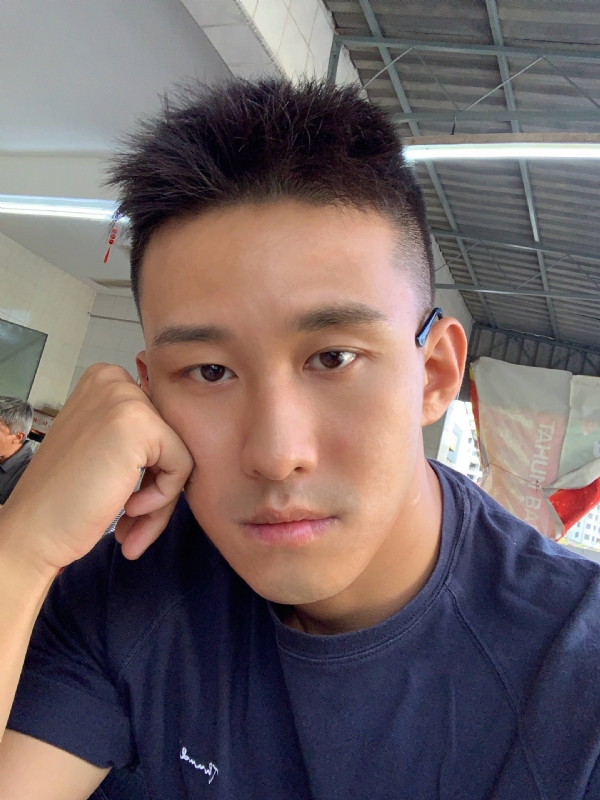 相见恨晚的第二张照片--南通相亲服务中心