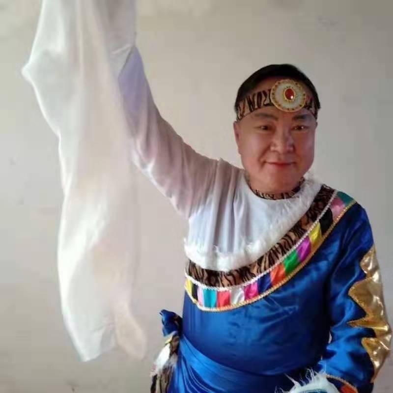 走在冷风中的第一张照片--南通相亲服务中心