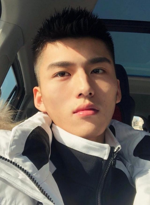 飞翔的第一张照片--南通相亲服务中心