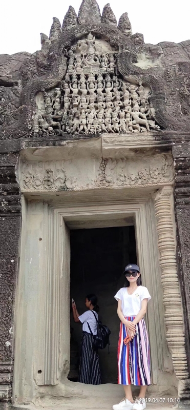 桃花与酒的第一张照片--南通相亲服务中心