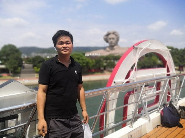 龙的传人的第一张照片--南通相亲服务中心