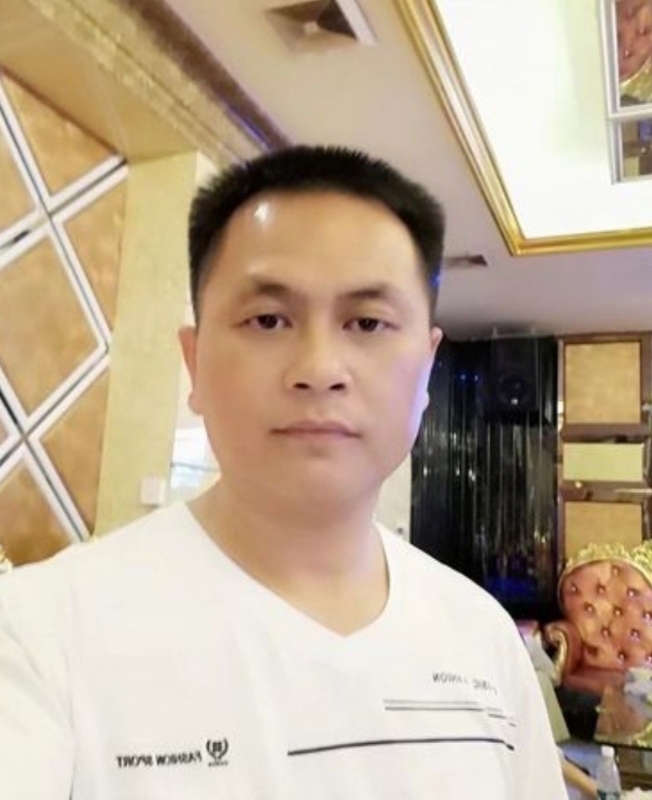 小梁的第一张照片--南通相亲服务中心