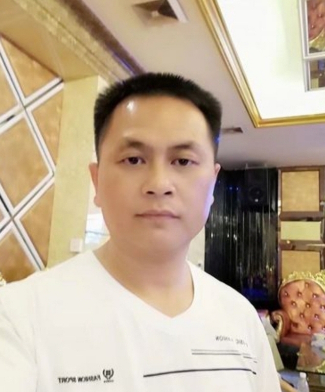 小梁的第二张照片--南通相亲服务中心