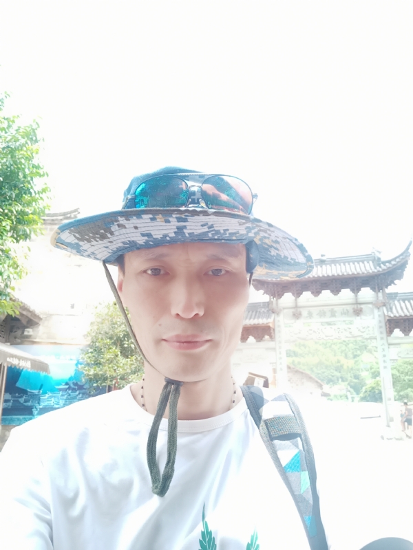 童群海的第一张照片--南通相亲服务中心