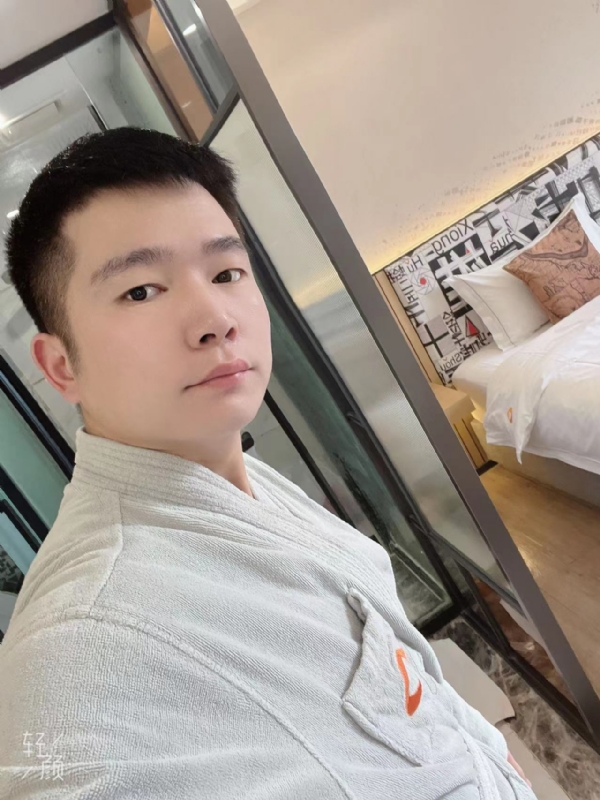 绿帽的第一张照片--南通相亲服务中心