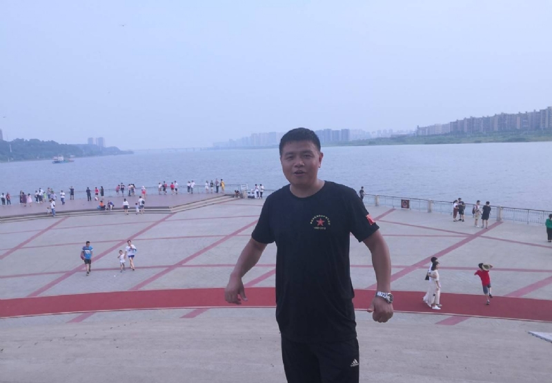 曾经心疼的我的第一张照片--南通相亲服务中心