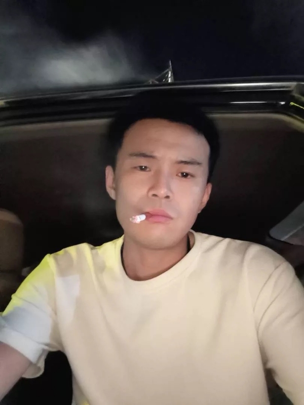 爱睡觉的土拨鼠的第一张照片--南通相亲服务中心