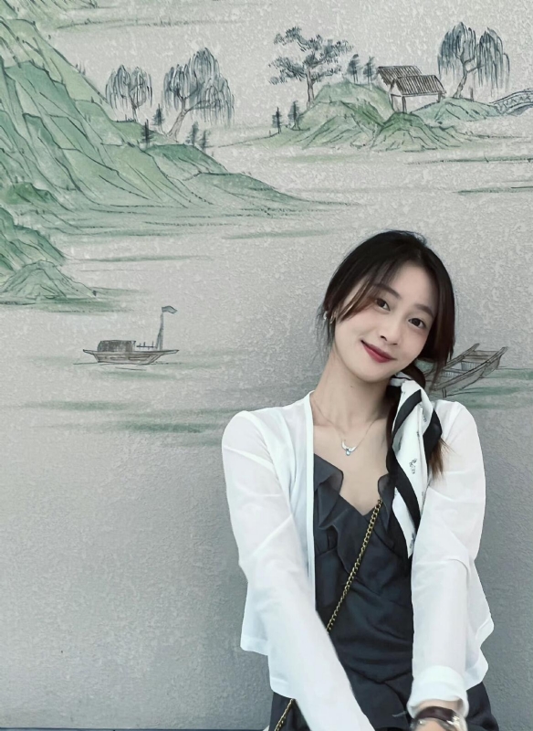 小趴菜的第一张照片--南通相亲服务中心