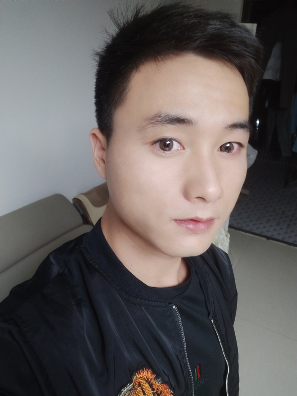 何凡的第三张照片--南通相亲服务中心