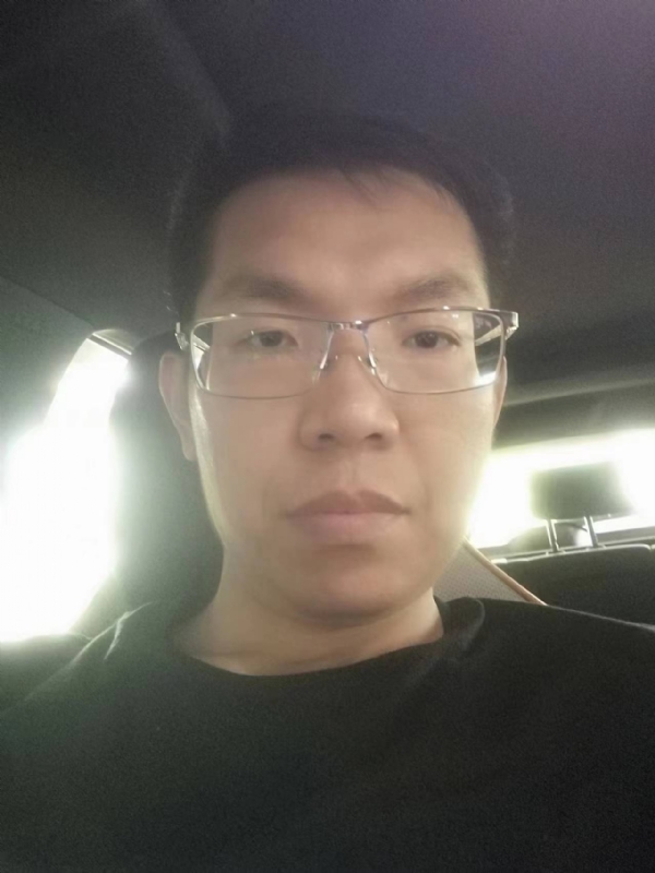 小黑包的第二张照片--南通相亲服务中心