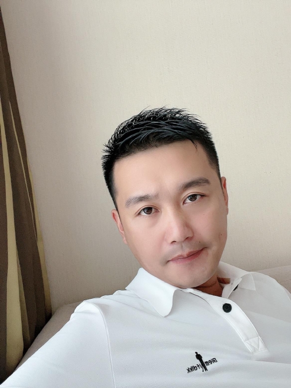 笑望人非的第一张照片--南通相亲服务中心