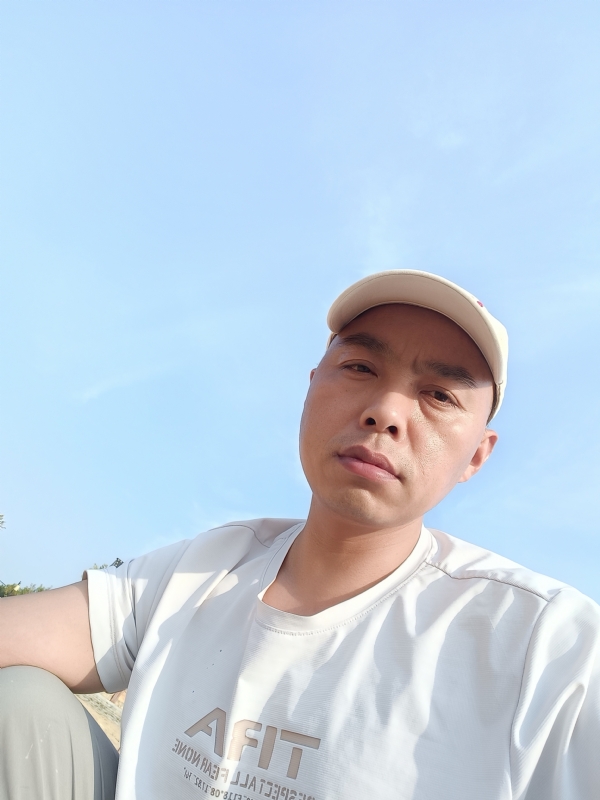 哥哥的第一张照片--南通相亲服务中心