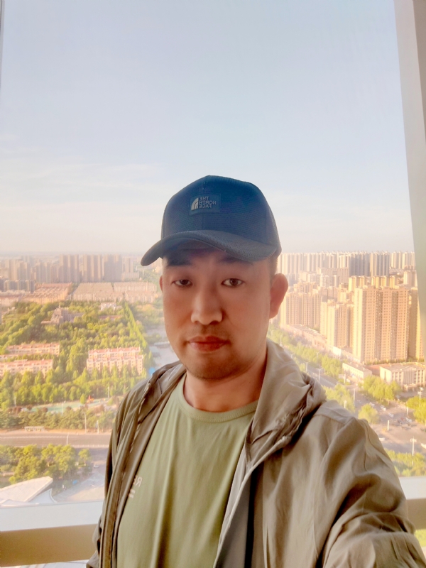 勇攀高峰的第一张照片--南通相亲服务中心