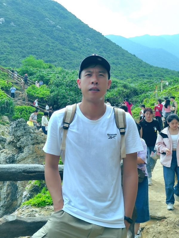 吴生的第二张照片--南通相亲服务中心