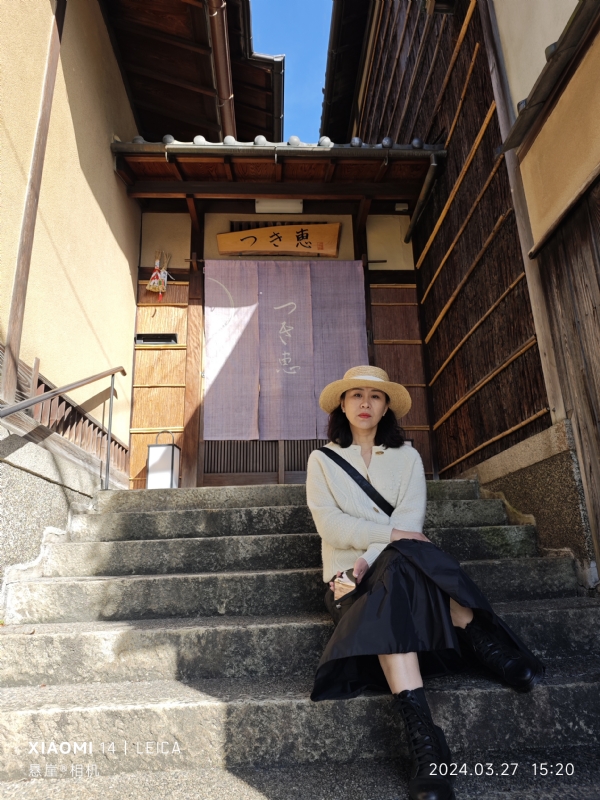 踱着方步的猫小姐的第一张照片--南通相亲服务中心