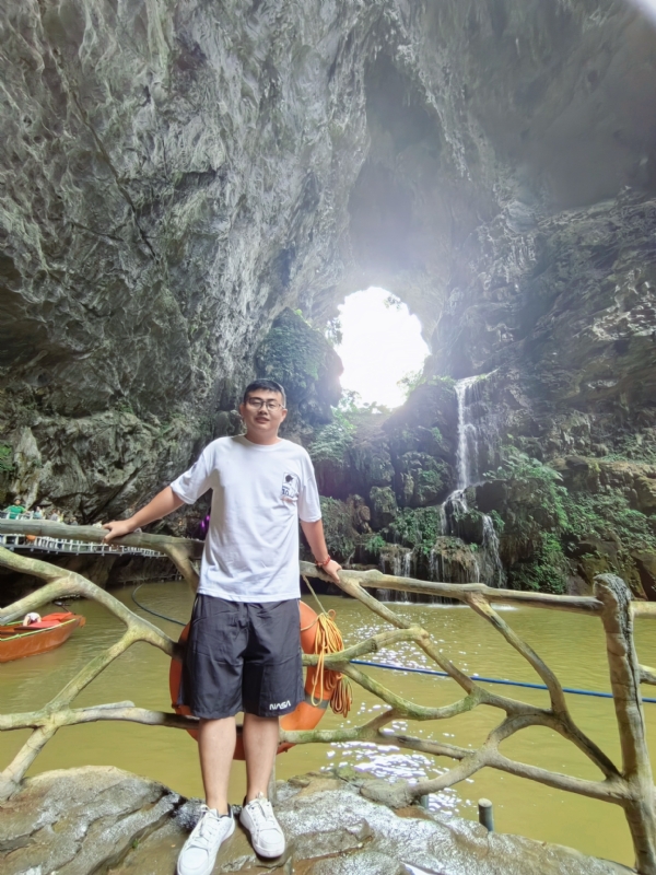 慎独的第二张照片--南通相亲服务中心