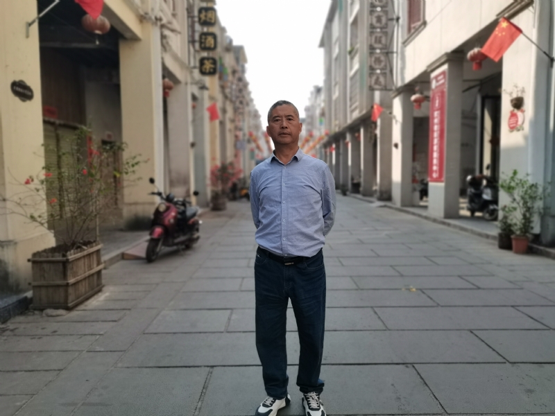 一粒尘埃的第一张照片--南通相亲服务中心