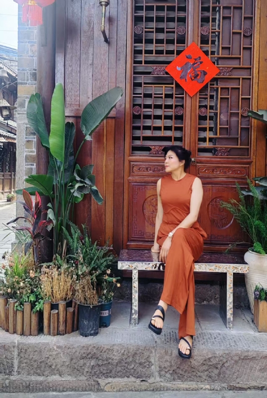 宛霞的第一张照片--南通相亲服务中心