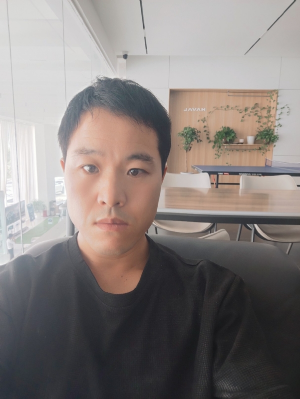 吊挂看风景的第一张照片--南通相亲服务中心