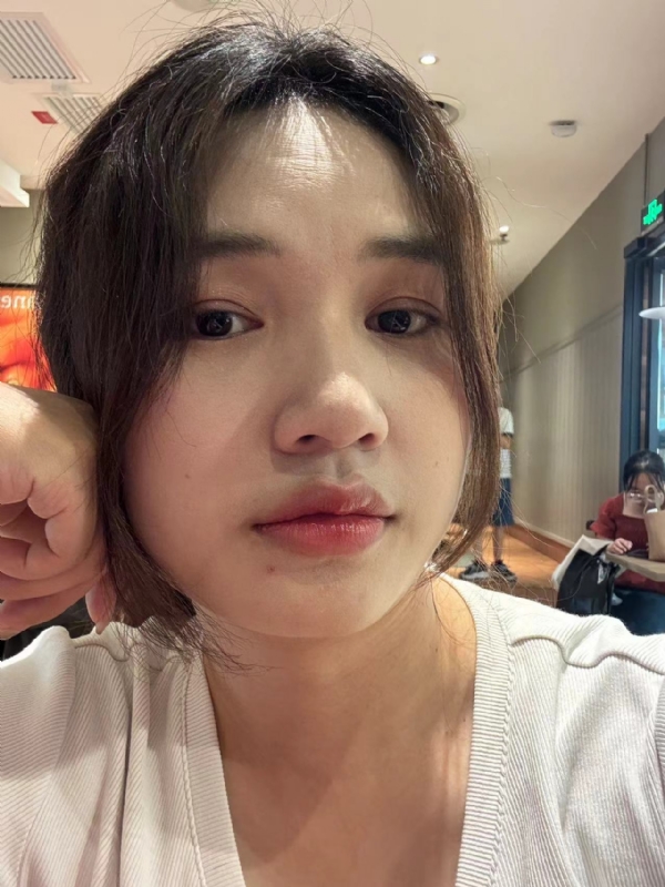 粉墨的第一张照片--南通相亲服务中心